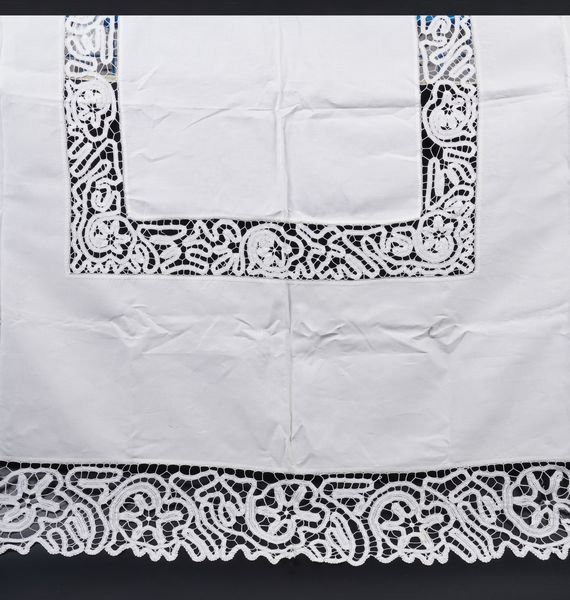 Tovaglia rettangolare.  - Asta  Arredi per la tavola - Associazione Nazionale - Case d'Asta italiane