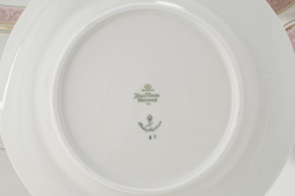 Servizio di piatti.Germania, Vohenstrauss (Baviera), Manifattura Seltmann, XX secolo.  - Asta  Arredi per la tavola - Associazione Nazionale - Case d'Asta italiane
