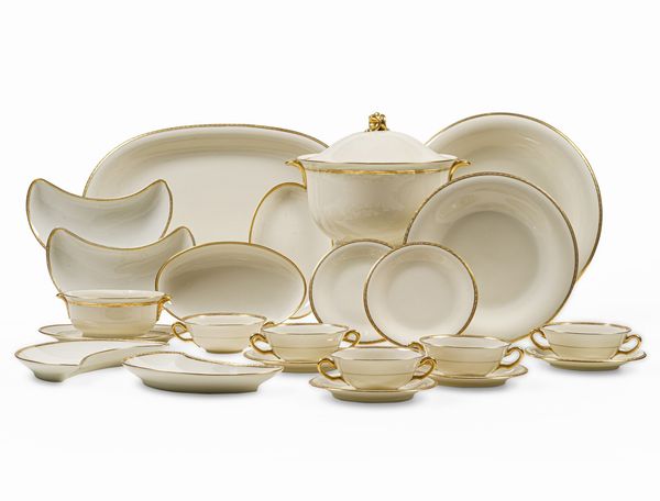 Servizio da tavola. <BR>Germania, Manifattura Hutschenreuther, XX secolo.  - Asta  Arredi per la tavola - Associazione Nazionale - Case d'Asta italiane