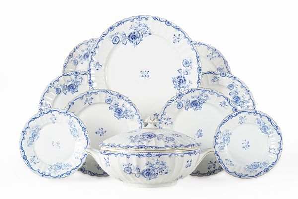 Servizio da tavola.<BR>Germania, W�rttemberg, Manifattura di Bauer & Pfeiffer, prima met� del XX secolo.  - Asta  Arredi per la tavola - Associazione Nazionale - Case d'Asta italiane