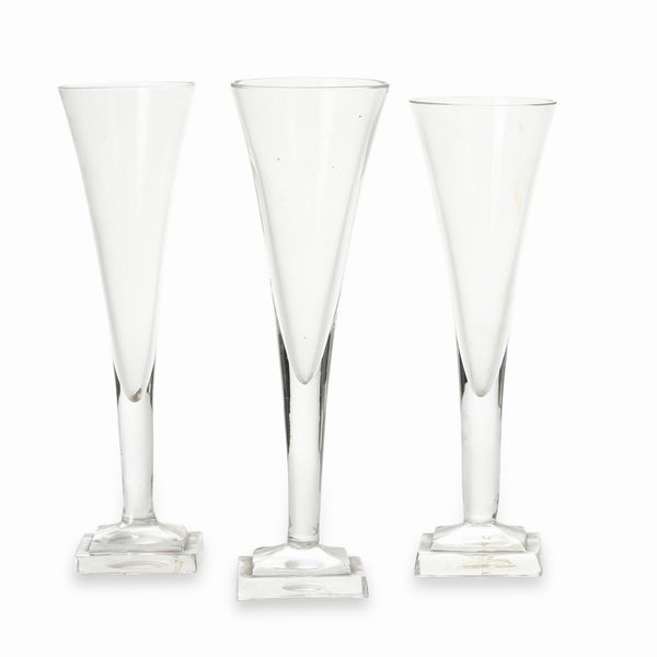 Otto fltes.  - Asta  Arredi per la tavola - Associazione Nazionale - Case d'Asta italiane