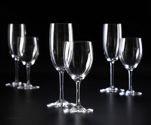 Sei fltes e dodici calici da vino Perfection.<BR>Francia, Manifattura Baccarat, seconda met del XX secolo.<BR>  - Asta  Arredi per la tavola - Associazione Nazionale - Case d'Asta italiane