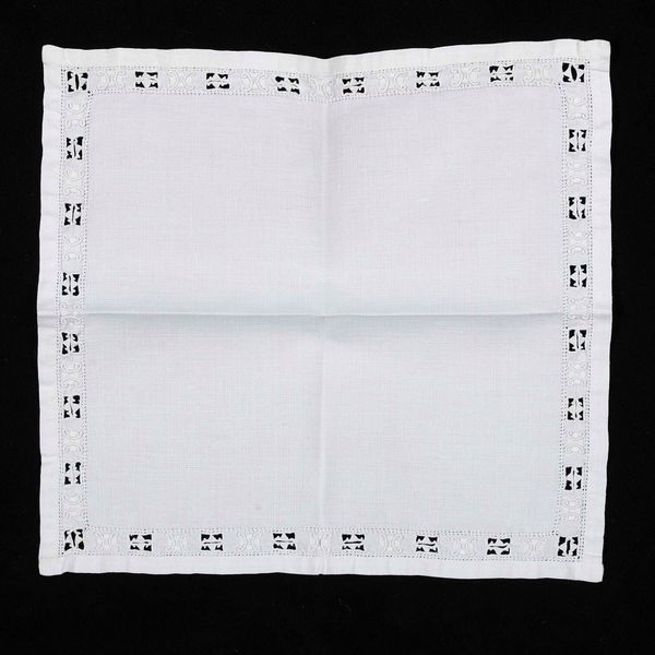 Lotto di tre tovaglie.  - Asta  Arredi per la tavola - Associazione Nazionale - Case d'Asta italiane