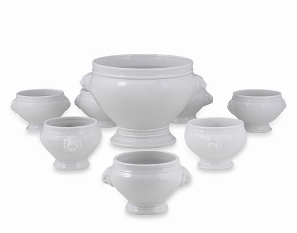 Quattordici ciotole da brodo e una zuppiera, XX secolo.  - Asta  Arredi per la tavola - Associazione Nazionale - Case d'Asta italiane