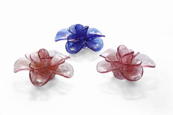 Tre candelieri a rosa.<BR>Murano, Manifattura Nason e Moretti, XX secolo.  - Asta  Arredi per la tavola - Associazione Nazionale - Case d'Asta italiane