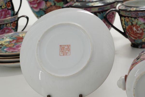 Due servizi da t.<BR>Cina XX secolo.  - Asta  Arredi per la tavola - Associazione Nazionale - Case d'Asta italiane