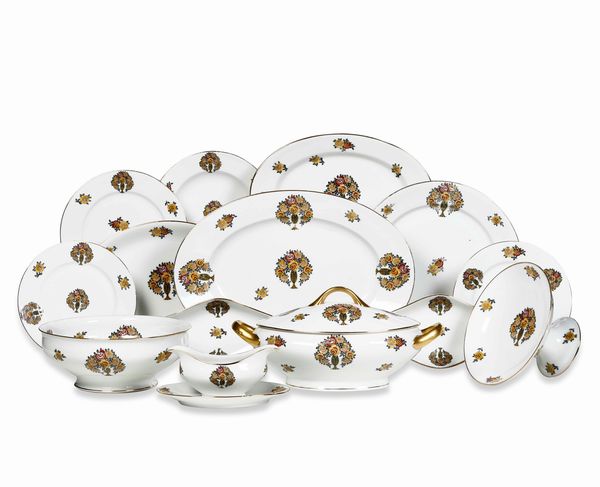 Servizio da tavola.  <BR>Francia, Limoges, probabilmente Atelier Franois et Cie, secondo quarto del XX secolo.  - Asta  Arredi per la tavola - Associazione Nazionale - Case d'Asta italiane
