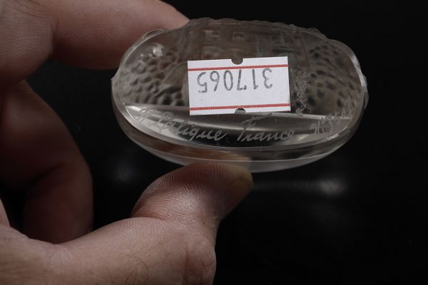 Quattordici segnaposto Panier de fruits.<BR>Francia, Manifattura Lalique, XX secolo.<BR>  - Asta  Arredi per la tavola - Associazione Nazionale - Case d'Asta italiane