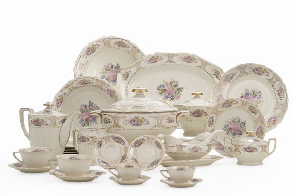 Servizio da tavola.<BR>Germania, Selb (Baviera), Manifattura Heinrich, XX secolo.  - Asta  Arredi per la tavola - Associazione Nazionale - Case d'Asta italiane