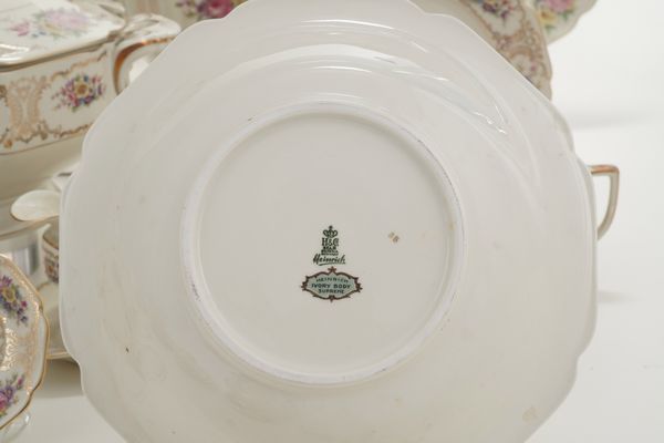 Servizio da tavola.<BR>Germania, Selb (Baviera), Manifattura Heinrich, XX secolo.  - Asta  Arredi per la tavola - Associazione Nazionale - Case d'Asta italiane
