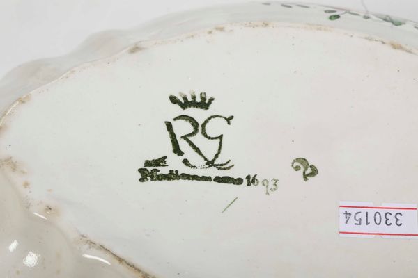 Servizio da tavola.<BR>Milano, Manifattura Richard Ginori, prima met del XX secolo.  - Asta  Arredi per la tavola - Associazione Nazionale - Case d'Asta italiane