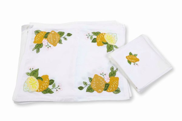 Sei tovagliette all'americana e sei tovaglioli.  - Asta  Arredi per la tavola - Associazione Nazionale - Case d'Asta italiane