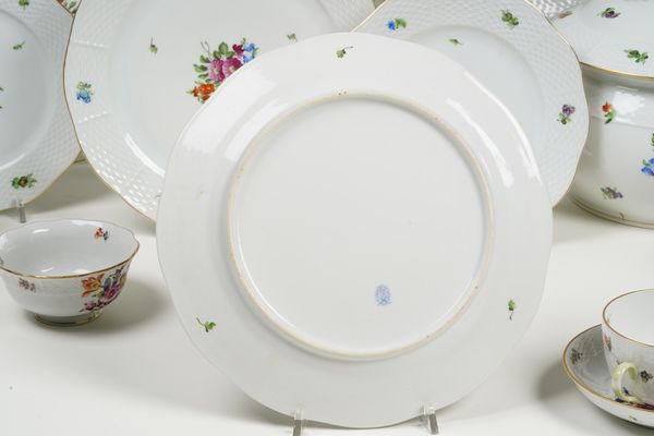 Parte di servizio da tavola Bouquet de Saxe.<BR>Ungheria, Manifattura Herend, 1946 circa.  - Asta  Arredi per la tavola - Associazione Nazionale - Case d'Asta italiane