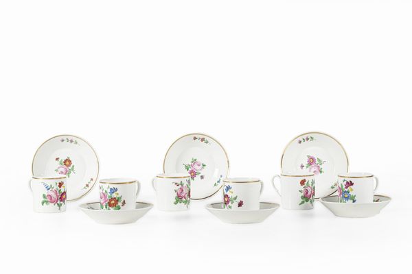 Sei tazze da caff con piattino.<BR>Francia, Probabilmente Parigi, inizio del XIX secolo.  - Asta  Arredi per la tavola - Associazione Nazionale - Case d'Asta italiane