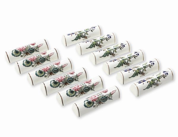 Dodici poggia posate.<BR>Belgio, Manifattura Villeroy & Boch, XX secolo.  - Asta  Arredi per la tavola - Associazione Nazionale - Case d'Asta italiane