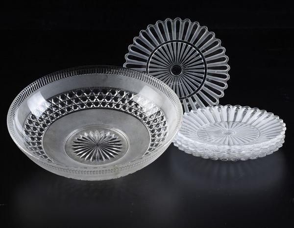 Cinque piattini e una ciotola.<BR>Francia, Manifattura Baccarat, XX secolo.  - Asta  Arredi per la tavola - Associazione Nazionale - Case d'Asta italiane