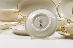 Servizio da tavola. <BR>Germania, Manifattura Hutschenreuther, XX secolo.  - Asta  Arredi per la tavola - Associazione Nazionale - Case d'Asta italiane