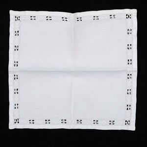 Lotto di tre tovaglie.  - Asta  Arredi per la tavola - Associazione Nazionale - Case d'Asta italiane