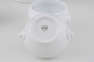 Quattordici ciotole da brodo e una zuppiera, XX secolo.  - Asta  Arredi per la tavola - Associazione Nazionale - Case d'Asta italiane