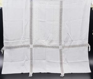 Due tovaglie da t.  - Asta  Arredi per la tavola - Associazione Nazionale - Case d'Asta italiane