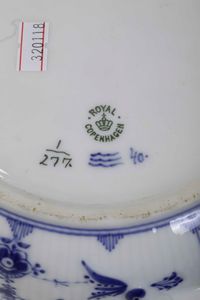 Servizio da tavola Blue Fluted Plain.<BR>Danimarca, Manifattura Royal Copenaghen, 1897-1922.<BR>  - Asta  Arredi per la tavola - Associazione Nazionale - Case d'Asta italiane