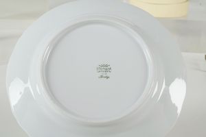 Servizio da tavola con monogramma DF.<BR>Doccia, Manifattura Richard Ginori, XX secolo.  - Asta  Arredi per la tavola - Associazione Nazionale - Case d'Asta italiane