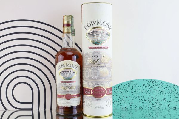 Bowmore  - Asta Spring Spirits - Whisky, Rum & More - Associazione Nazionale - Case d'Asta italiane