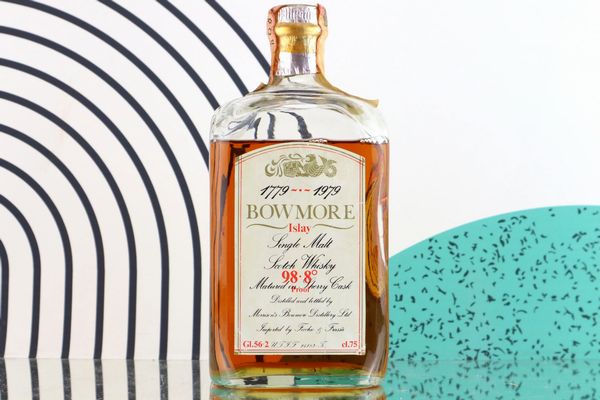 Bowmore  - Asta Spring Spirits - Whisky, Rum & More - Associazione Nazionale - Case d'Asta italiane