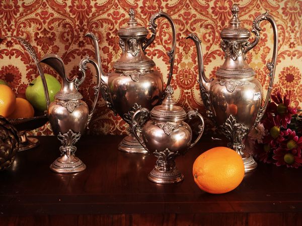 Servizio da t e caff in argento  - Asta Un'antica dimora marchigiana: Arredi antichi e Arte contemporanea - Associazione Nazionale - Case d'Asta italiane