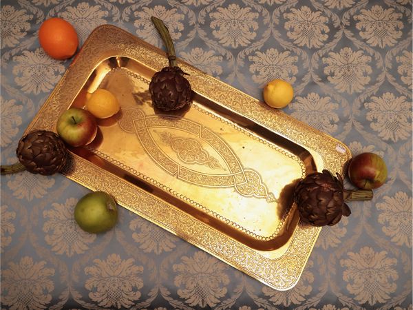 Grande vassoio orientale in ottone  - Asta Un'antica dimora marchigiana: Arredi antichi e Arte contemporanea - Associazione Nazionale - Case d'Asta italiane