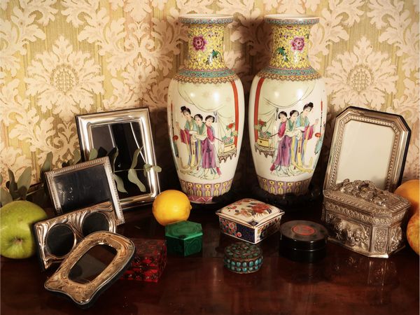 Lotto di curiosit  - Asta Un'antica dimora marchigiana: Arredi antichi e Arte contemporanea - Associazione Nazionale - Case d'Asta italiane