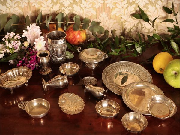 Lotto di argenteria  - Asta Un'antica dimora marchigiana: Arredi antichi e Arte contemporanea - Associazione Nazionale - Case d'Asta italiane