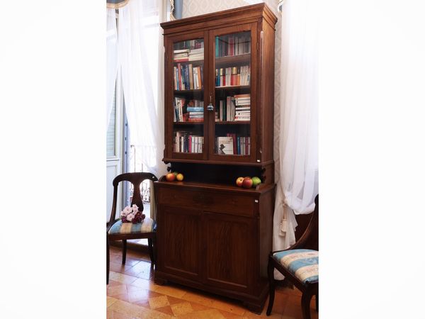 Libreria - vetrina a due corpi iin legno tinto ad imitazione della radica  - Asta Un'antica dimora marchigiana: Arredi antichi e Arte contemporanea - Associazione Nazionale - Case d'Asta italiane
