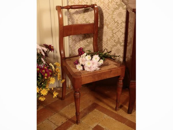 Coppia di sedie in ciliegio  - Asta Un'antica dimora marchigiana: Arredi antichi e Arte contemporanea - Associazione Nazionale - Case d'Asta italiane