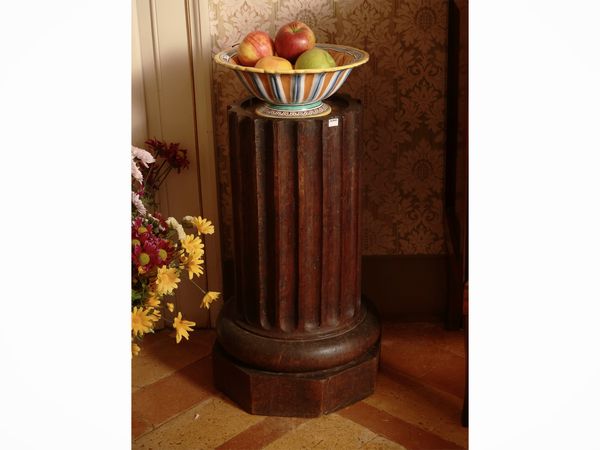 Colonna portavasi in legno tenero  - Asta Un'antica dimora marchigiana: Arredi antichi e Arte contemporanea - Associazione Nazionale - Case d'Asta italiane