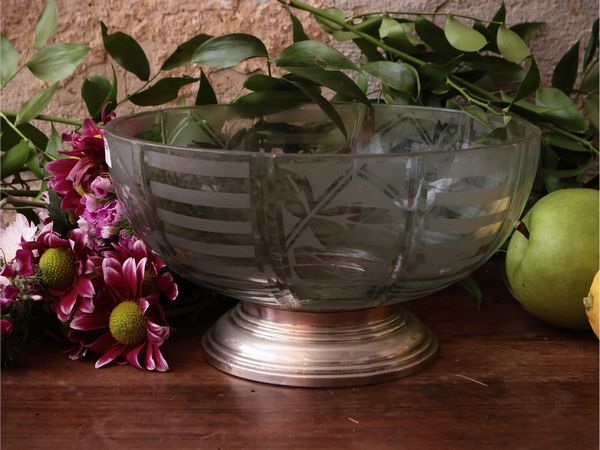 Alzata centrotavola di gusto Art Dec� in cristallo fum� e argento  - Asta Un'antica dimora marchigiana: Arredi antichi e Arte contemporanea - Associazione Nazionale - Case d'Asta italiane