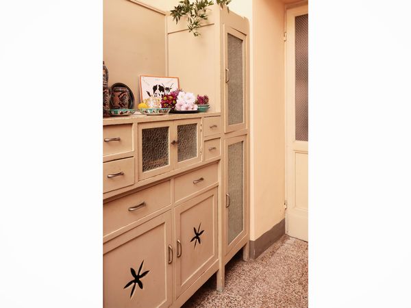 Credenza in legno laccato  - Asta Un'antica dimora marchigiana: Arredi antichi e Arte contemporanea - Associazione Nazionale - Case d'Asta italiane