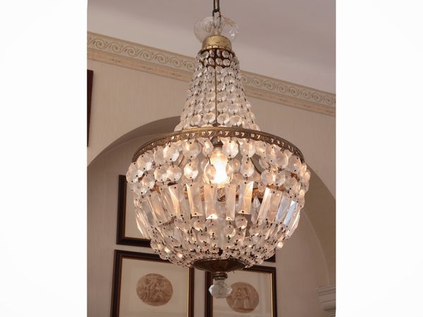 Coppia di piccoli lampadari a paniere in vetro e metallo  - Asta Un'antica dimora marchigiana: Arredi antichi e Arte contemporanea - Associazione Nazionale - Case d'Asta italiane