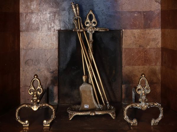 Set da camino  - Asta Un'antica dimora marchigiana: Arredi antichi e Arte contemporanea - Associazione Nazionale - Case d'Asta italiane