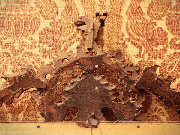 Specchiera con cornice in legno intagliato e dorato  - Asta Un'antica dimora marchigiana: Arredi antichi e Arte contemporanea - Associazione Nazionale - Case d'Asta italiane