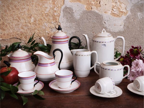 Due servizi tete a tete in porcellana, Ginori  - Asta Un'antica dimora marchigiana: Arredi antichi e Arte contemporanea - Associazione Nazionale - Case d'Asta italiane