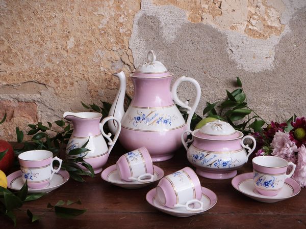 Servizio da caff in porcellana  - Asta Un'antica dimora marchigiana: Arredi antichi e Arte contemporanea - Associazione Nazionale - Case d'Asta italiane