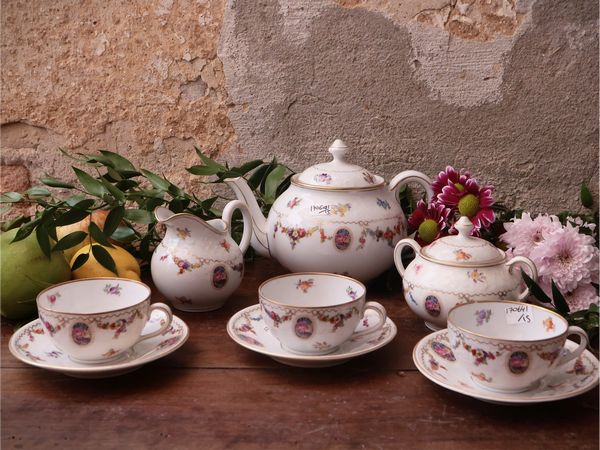 Servizio da t in porcellana  - Asta Un'antica dimora marchigiana: Arredi antichi e Arte contemporanea - Associazione Nazionale - Case d'Asta italiane