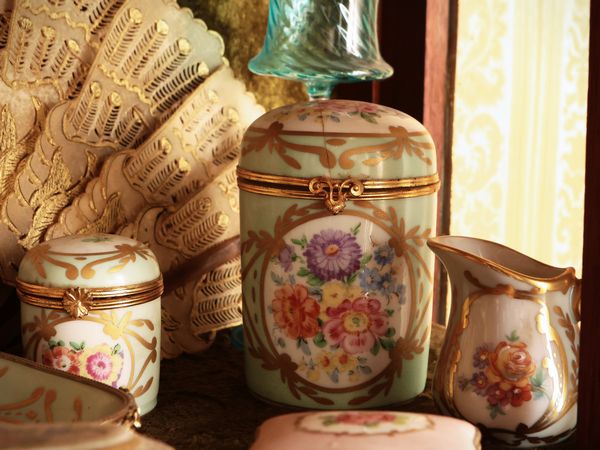 Lotto di galanterie  - Asta Un'antica dimora marchigiana: Arredi antichi e Arte contemporanea - Associazione Nazionale - Case d'Asta italiane