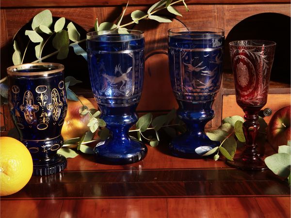 Quattro calici in cristallo doppio di Boemia  - Asta Un'antica dimora marchigiana: Arredi antichi e Arte contemporanea - Associazione Nazionale - Case d'Asta italiane