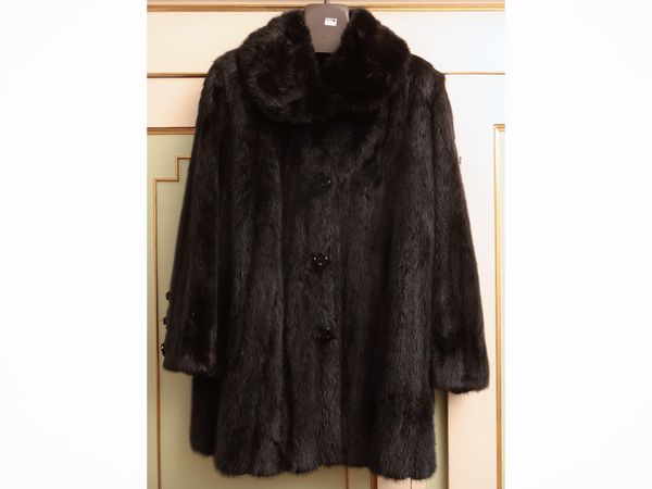 Giaccone in pelliccia di visone nero  - Asta Un'antica dimora marchigiana: Arredi antichi e Arte contemporanea - Associazione Nazionale - Case d'Asta italiane