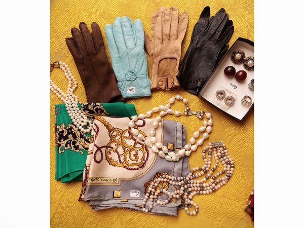 Lotto di accessori vintage  - Asta Un'antica dimora marchigiana: Arredi antichi e Arte contemporanea - Associazione Nazionale - Case d'Asta italiane