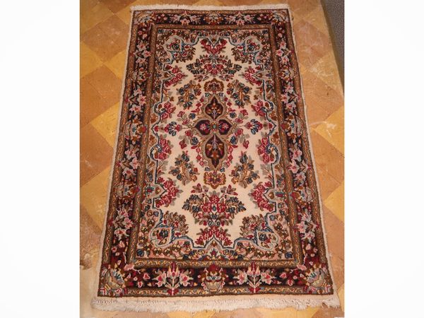 Due tappeti  - Asta Un'antica dimora marchigiana: Arredi antichi e Arte contemporanea - Associazione Nazionale - Case d'Asta italiane