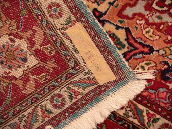 Grande tappeto persiano  - Asta Un'antica dimora marchigiana: Arredi antichi e Arte contemporanea - Associazione Nazionale - Case d'Asta italiane