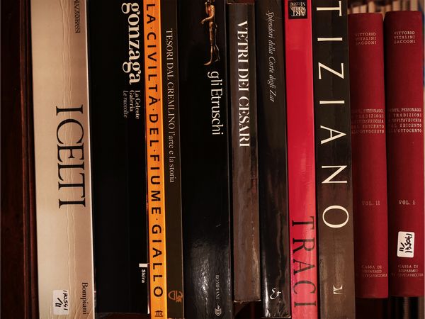 Libri: Arte antica  - Asta Un'antica dimora marchigiana: Arredi antichi e Arte contemporanea - Associazione Nazionale - Case d'Asta italiane